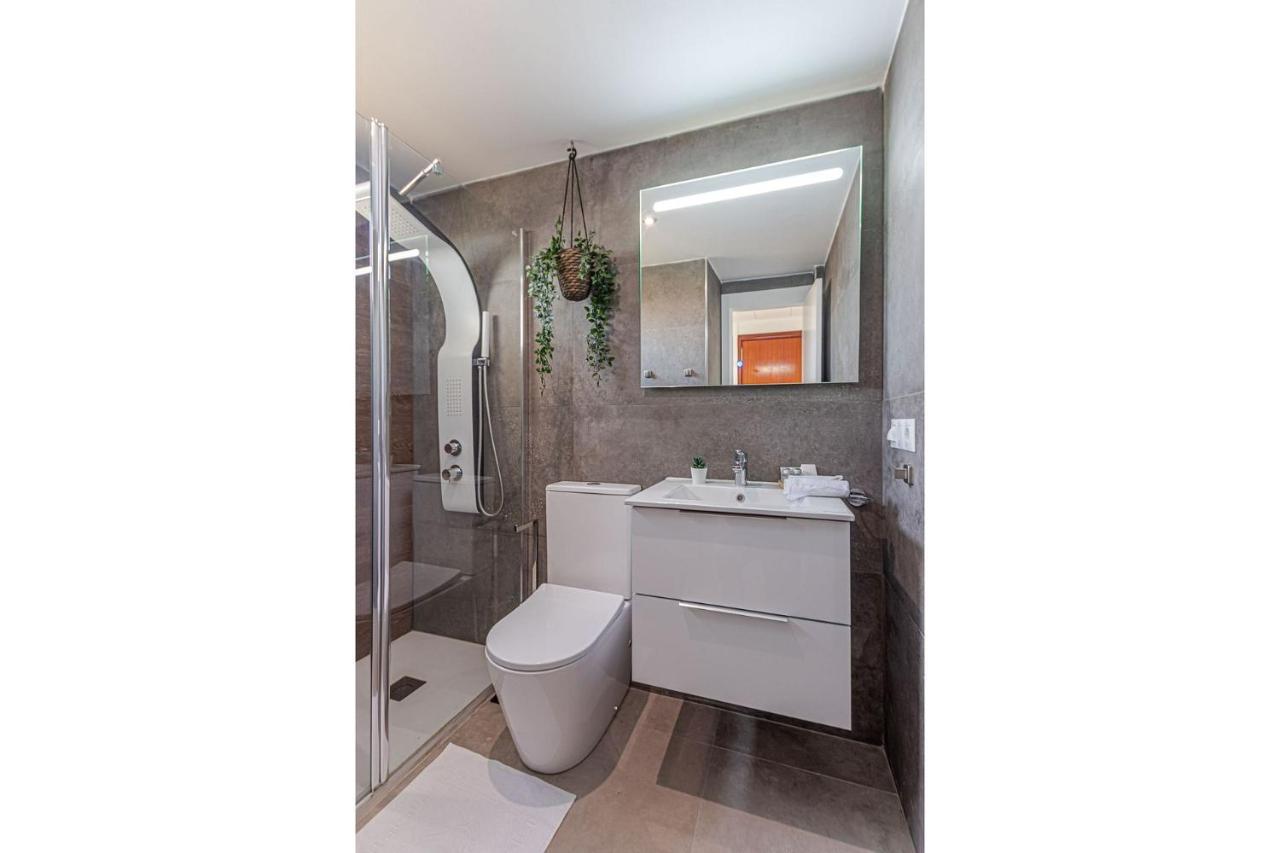 Beachfront With Spectacular Views And Swimming Pool Benalmádena Exterior foto