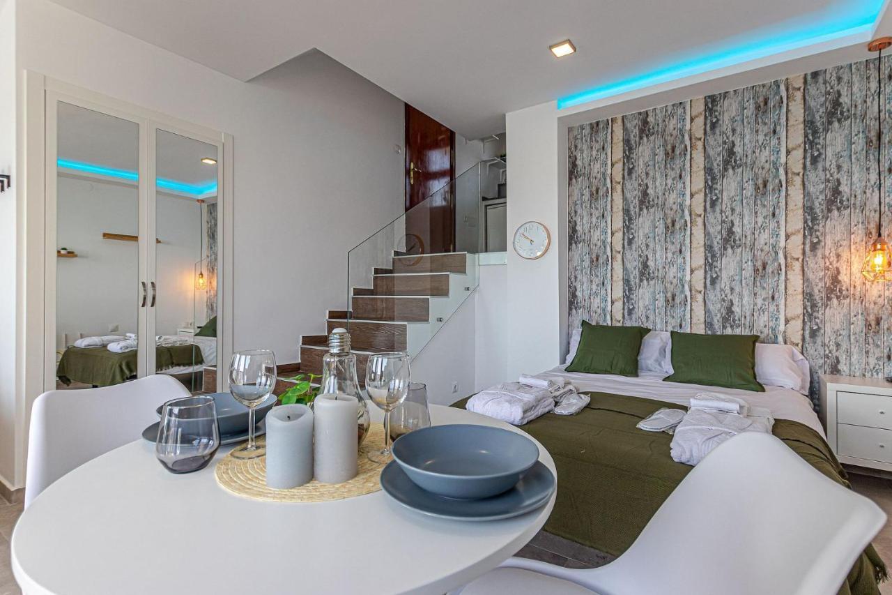 Beachfront With Spectacular Views And Swimming Pool Benalmádena Exterior foto