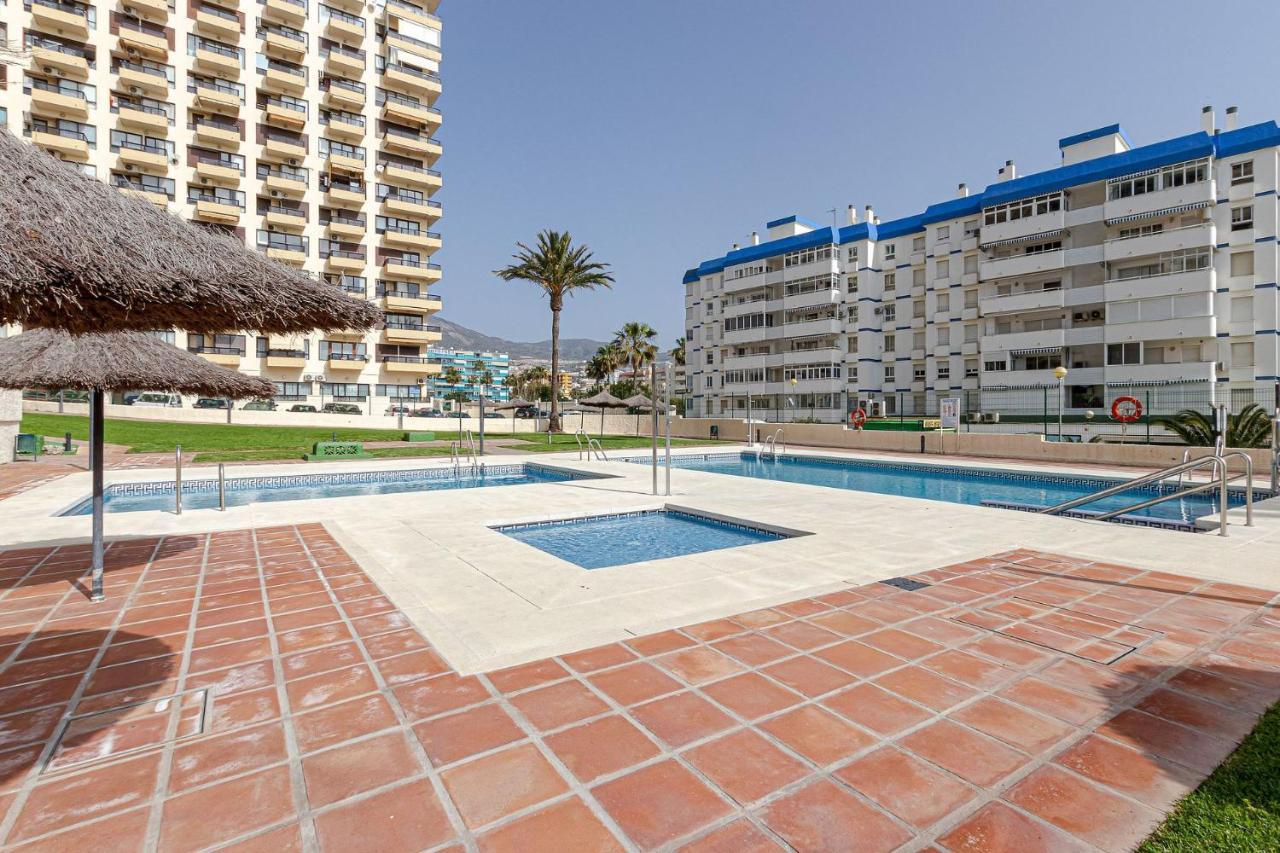 Beachfront With Spectacular Views And Swimming Pool Benalmádena Exterior foto